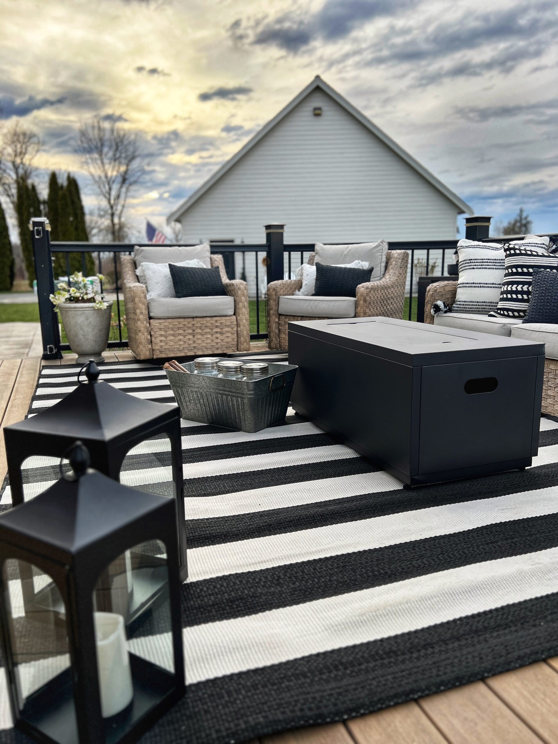 Deck Decorating – Spring Refresh